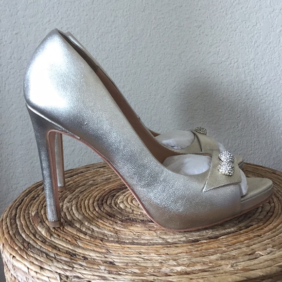 Badgley Mischka Simba II Platinum - Picture 4 of 10